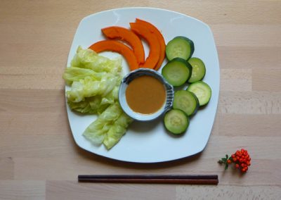 ONYASAI – gedämpftes Gemüse mit Sesamsauce
