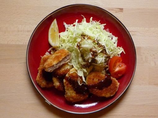 HIREKATSU – frittiertes Schweinfilet auf Salat