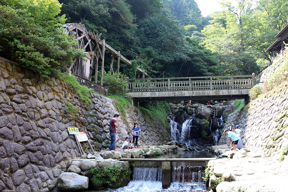 Shiraito No Taki Wasserfall