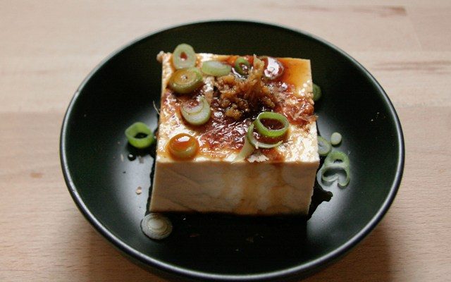HIYAYAKKO - 冷奴 - frischer Tofu mal anders HIYAYAKKO - 冷奴 - frischer Tofu mal anders