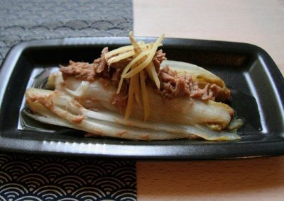 CHIKORI NO TSUNA NI – Chicoree mit Thunfisch