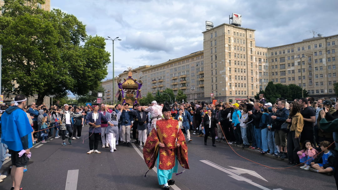 Karneval der Kulturen Frankfurter Allee